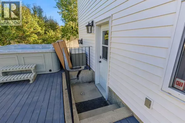 Calgary, AB T3K4A6,145 Coventry Place NE