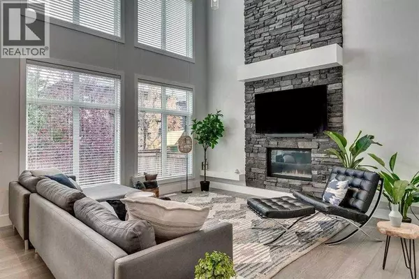 Calgary, AB T3H0X5,86 West Point Mews SW