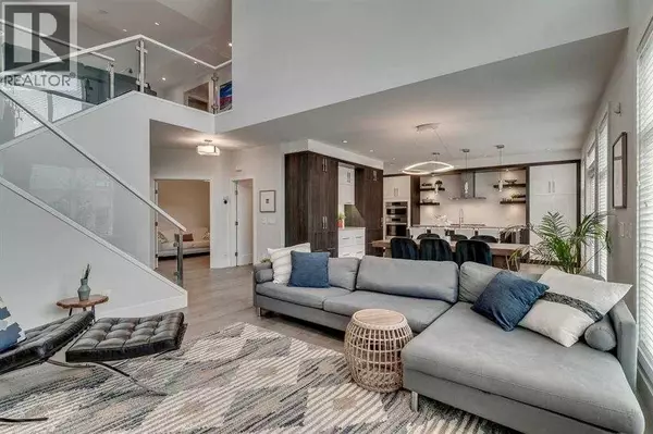 Calgary, AB T3H0X5,86 West Point Mews SW