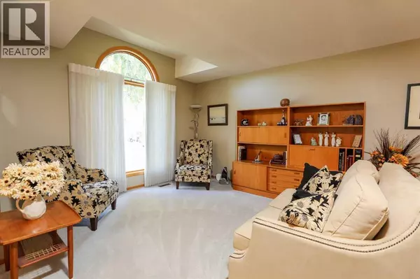 Lethbridge, AB T1K5Z7,112 Edgewood Boulevard W