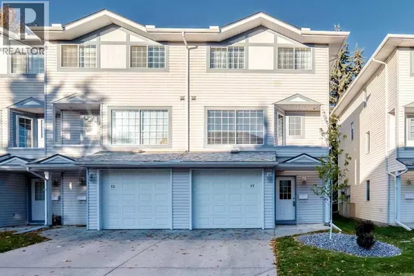 17 Kingsland Court SW, Calgary, AB T2V0S2