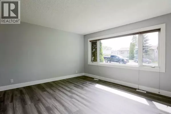 Calgary, AB T3E3E8,2620 38 Street SW