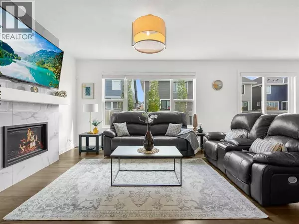 Calgary, AB T3H2B1,18 West Grove Mews SW