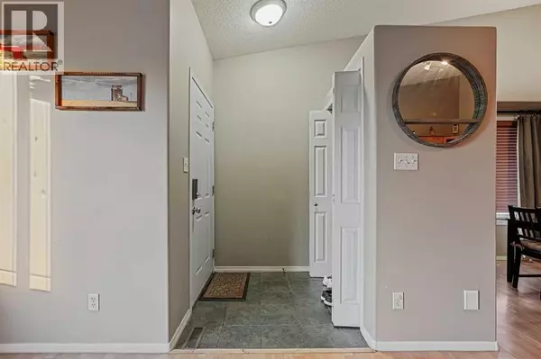 Lethbridge, AB T1K7P5,24 Blackfoot Court W