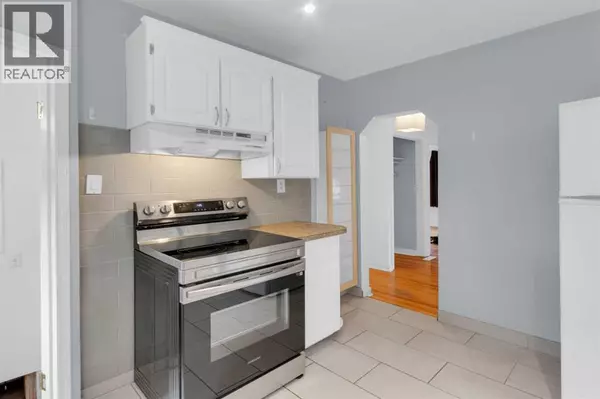 Calgary, AB T2M3W6,2412 22 Street NW