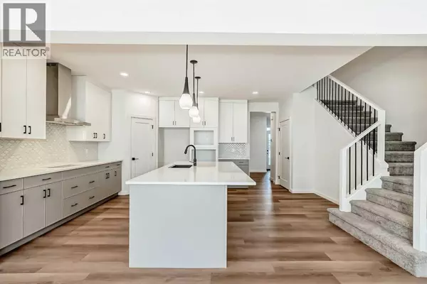 33 Royston Grove NW, Calgary, AB T3L0M3