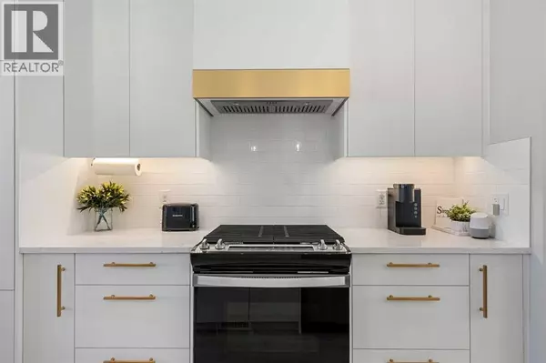 Calgary, AB T3H6H9,8149 8 Avenue SW