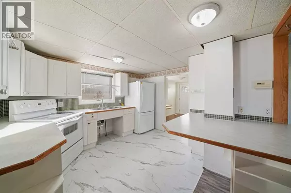 Penhold, AB T0M1R0,1221 Lucina Street