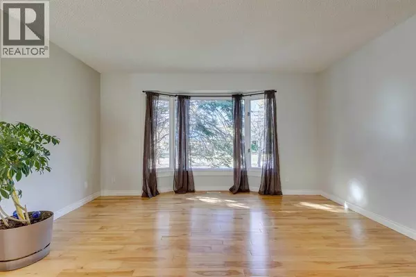 Calgary, AB T2X2B6,108 Sunbank Way SE