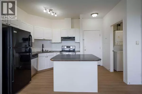 Calgary, AB T2A7Z4,310, 1000 Applevillage Court SE