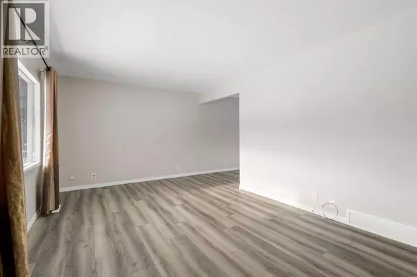 Calgary, AB T2A2A8,4612 Fortune Road SE