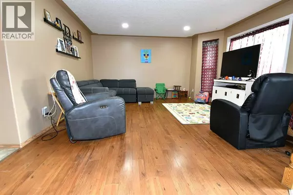 Duchess, AB T0J0Z0,337 Laura Ave Avenue W