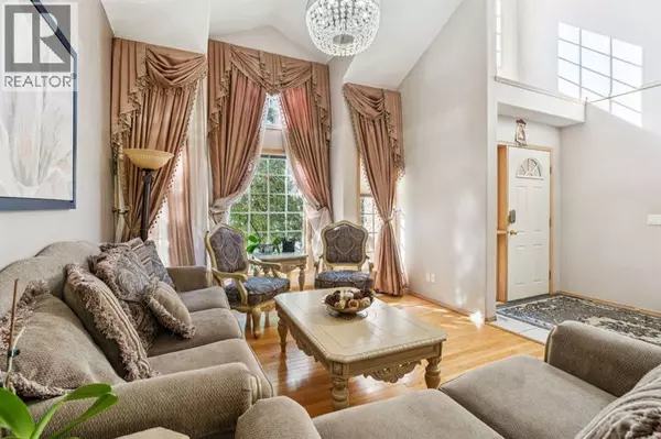 Calgary, AB T2Z2B8,26 Mt Robson Close SE