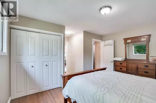 Calgary, AB T2L0G7,1447 Northmount Drive NW
