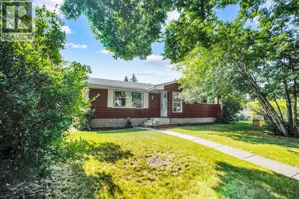 Calgary, AB T2L0G7,1447 Northmount Drive NW