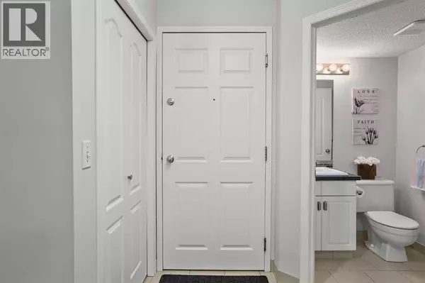 Calgary, AB T3H3K5,118, 10 Sierra Morena Mews SW