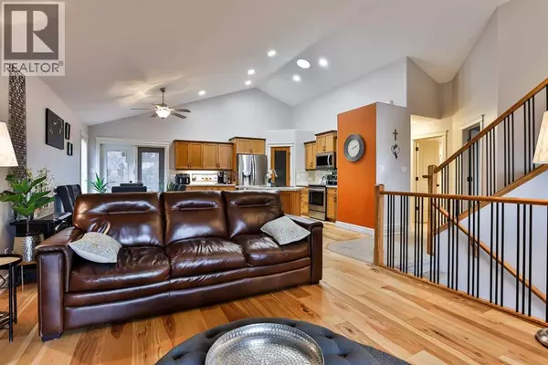 Lethbridge, AB T1K5E7,30 Riverview Crescent W