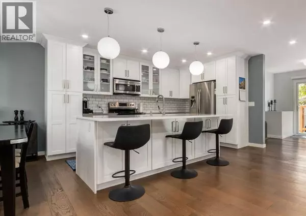 Calgary, AB T2W1T2,927 124 Avenue SW