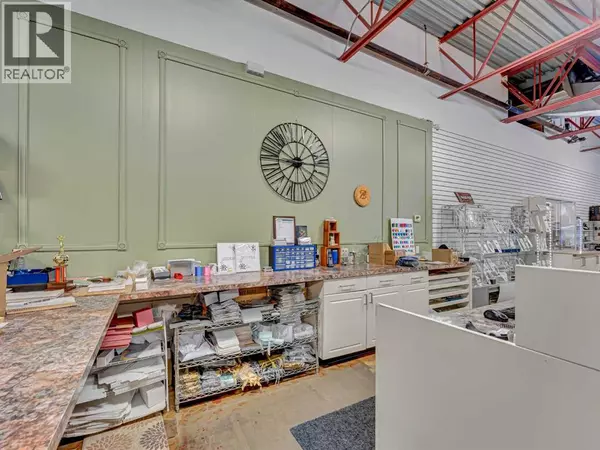 Medicine Hat, AB T1A1Z8,101, 1601 Dunmore Road SE