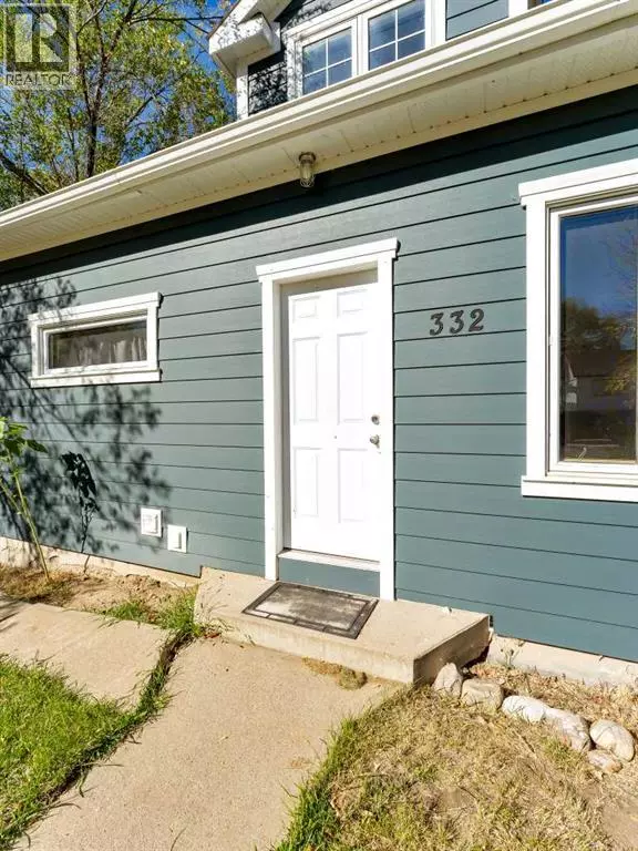 Medicine Hat, AB T1A0M8,332 5 Street SE