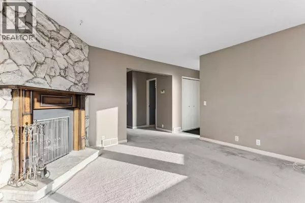 Calgary, AB T3B1A8,1609 46 Street NW