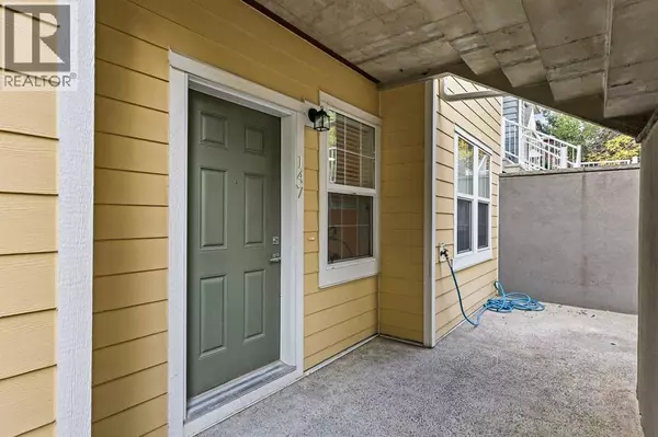 Calgary, AB T2Z1A7,147 Mckenzie Towne Close SE