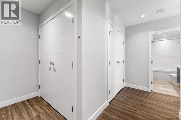 Calgary, AB T2G2L8,404, 530 3 Street SE