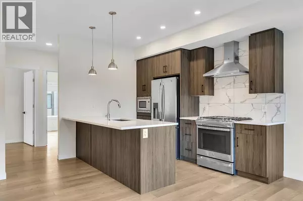 514 Greenbriar Common NW, Calgary, AB T3B6J3