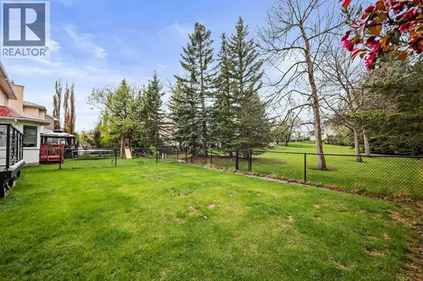 Calgary, AB T3A5C2,26 Hamptons Grove NW