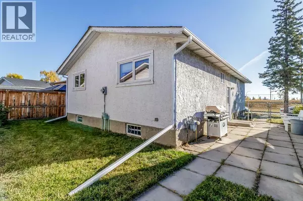 Calgary, AB T1Y2R7,844 RundleCairn Way NE