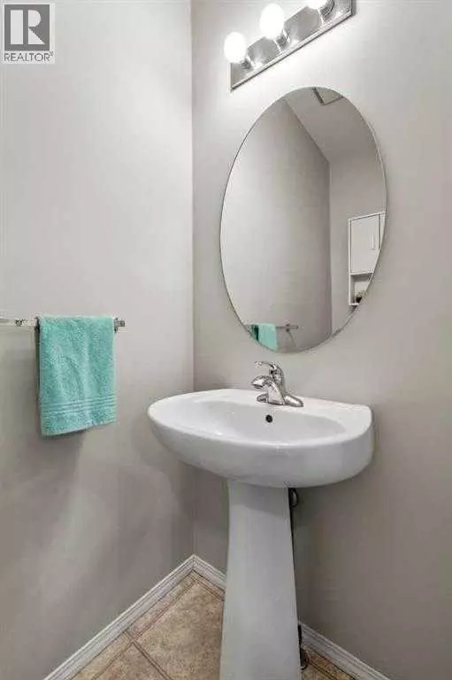 Airdrie, AB T4B2Y9,702, 720 Willowbrook Road NW