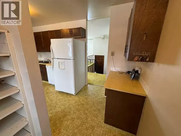 Peace River, AB T8S1E8,8005 94 Street