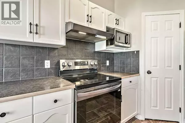 Okotoks, AB T1S0A9,394 Cimarron Boulevard