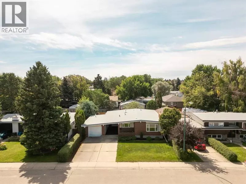 310 Normandy Road S, Lethbridge, AB T1J3Y1