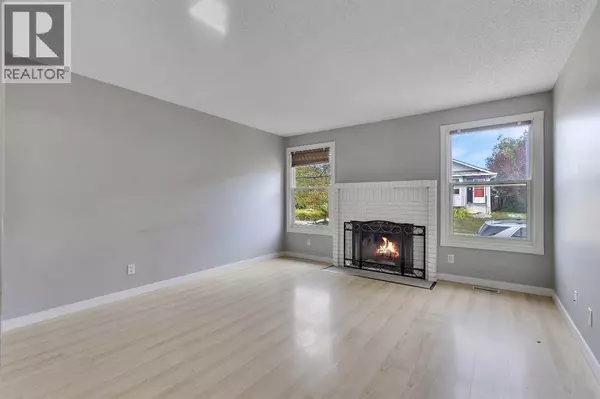 Calgary, AB T2J6K3,164 Deerview Way SE