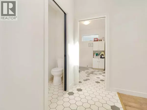 Lethbridge, AB T1J4S7,660 Aquitania Boulevard W