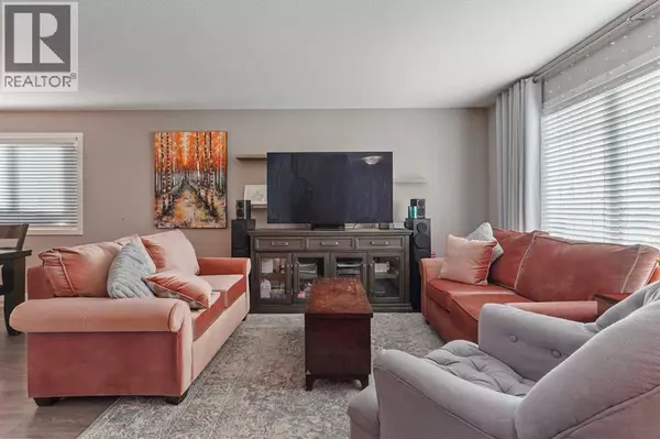 Lethbridge, AB T1J5B9,377 Moonlight Way W