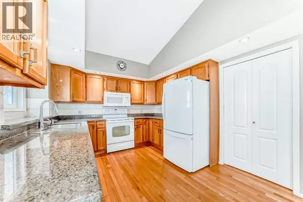 Calgary, AB T2w4z2,68 Woodmark Crescent SW