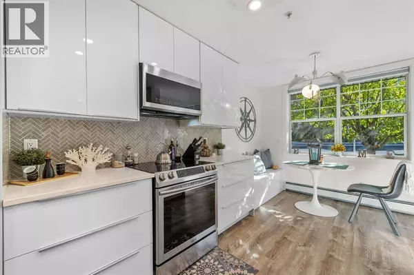 1, 2212 34 Avenue SW, Calgary, AB T2T2C6