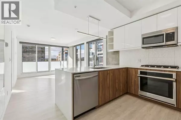 Calgary, AB T2N1T7,612, 327 9A Street NW