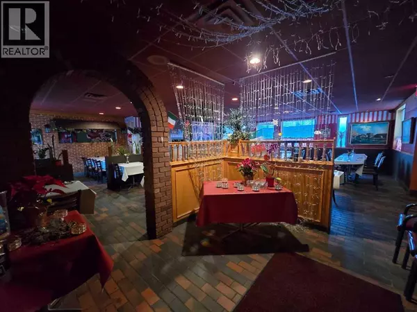 Calgary, AB T2M0J9,0 16 Avenue NW