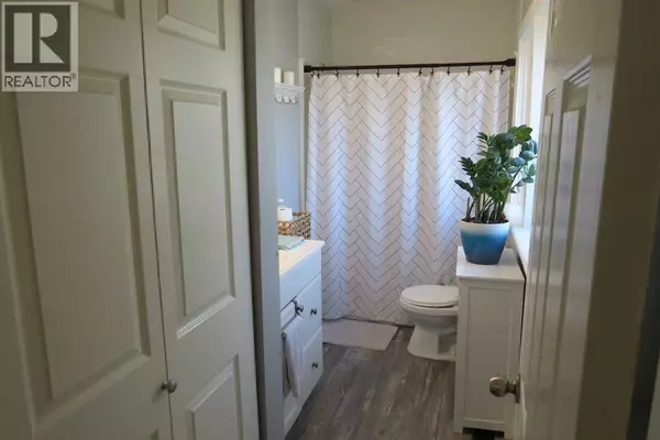 Raymond, AB T0K2S0,80N 100E