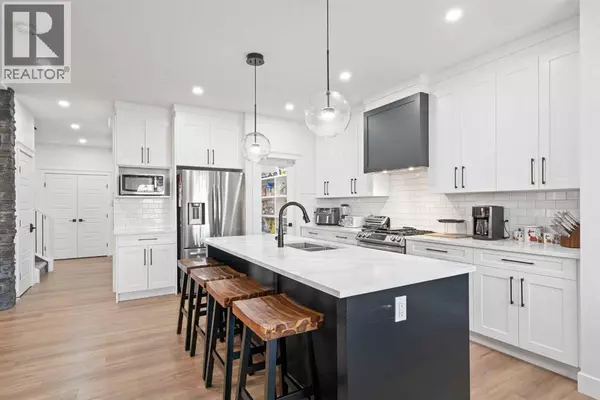 Strathmore, AB T1P0H6,818 Edgefield Street