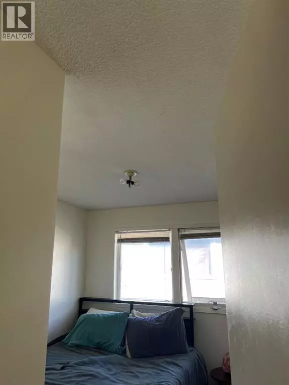 Calgary, AB T2K3W6,5930&5932 Trollinger Street NE