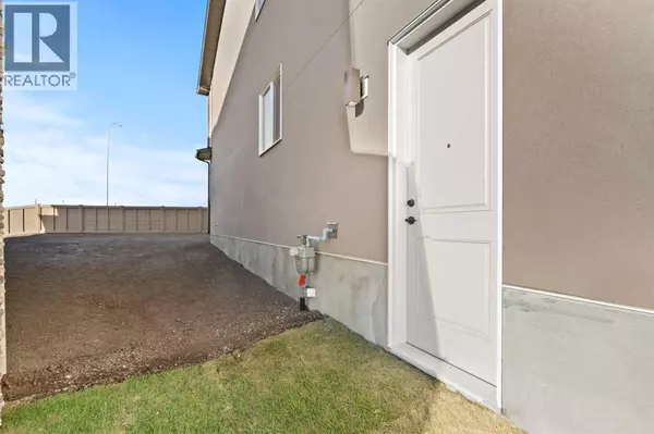 Calgary, AB T3J5T5,736 Savanna Crescent NE