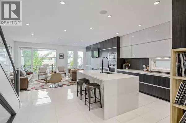 Calgary, AB T2T1H3,1928 27 Avenue SW