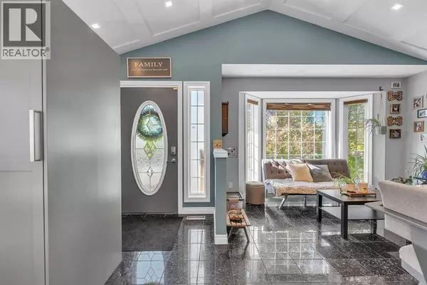 Calgary, AB T2Z3N3,236 MT. Aberdeen Close SE