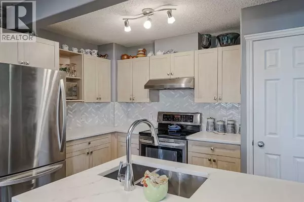 Airdrie, AB T4B2Z1,7, 102 Canoe Square SW