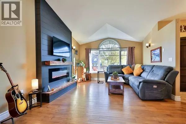 Picture Butte, AB T0K1V0,706 Northridge Avenue