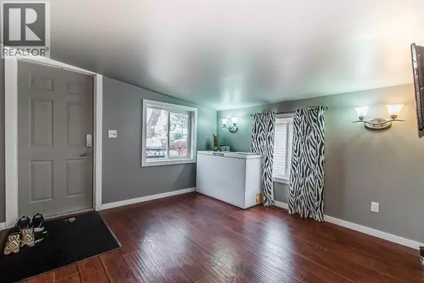 Medicine Hat, AB T1A7Z5,267 Fleet Street SW